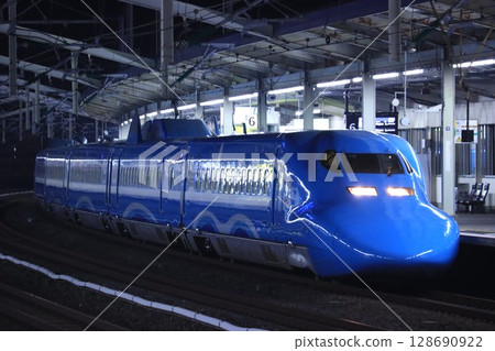 山陽新幹線一體成型包裝（瀨戶內藍） 128690922