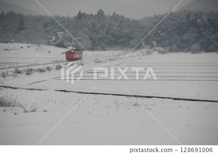 Yamaguchi Line Tokusa area Kiha 40 snow scene Yamaguchi Line Tokusa area Kiha 40 snow scene 128691006