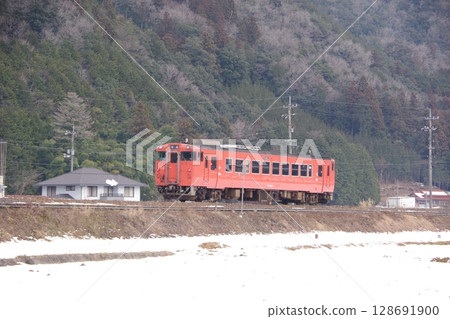 Yamaguchi Line, near Chomonkyo, Kiha 40 Yamaguchi Line, near Chomonkyo, Kiha 40 128691900