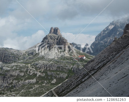 ITALY_Dolomites_002 128692263