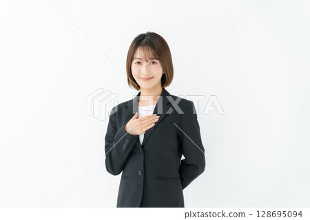 Business woman, young woman, leave it to me 128695094