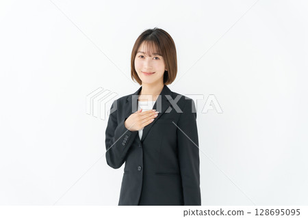 Business woman, young woman, leave it to me Business woman, young woman, leave it to me 128695095