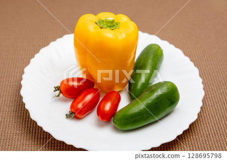 夏季蔬菜 128695798