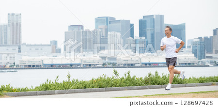 男人慢跑 128697428