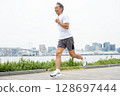 男人慢跑 128697444