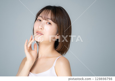 年輕女子的美麗 128698798