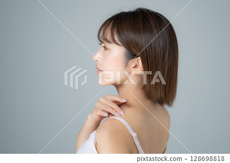 年輕女子的美麗 128698818