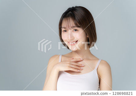 Young woman beauty Young woman beauty 128698821