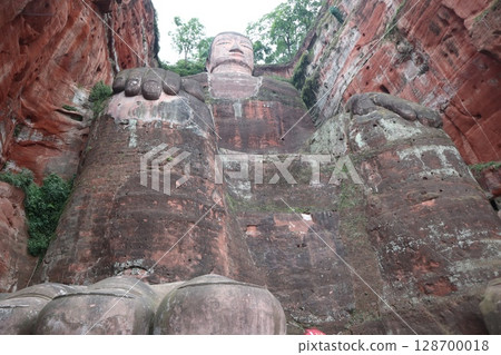 Leshan Buddha 128700018