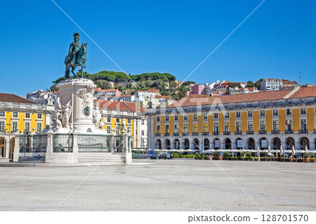 Statue of King Jose I in Praca do Comercio 128701570