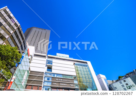 日本橫濱市容，7月21日。橫濱站、JR橫濱塔等景觀。 128702267