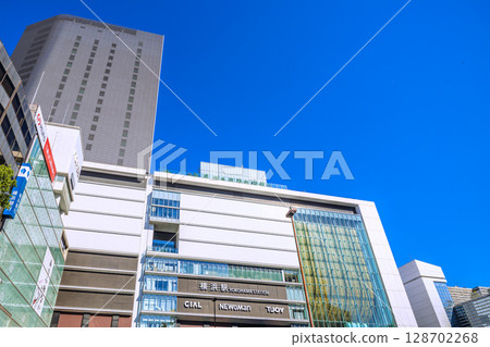 日本橫濱市容，7月21日。橫濱站、JR橫濱塔等景觀。 128702268