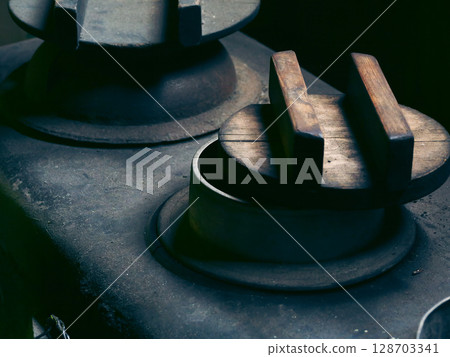 不再使用的舊爐子 128703341