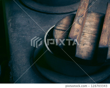 不再使用的舊爐子 不再使用的舊爐子 128703343