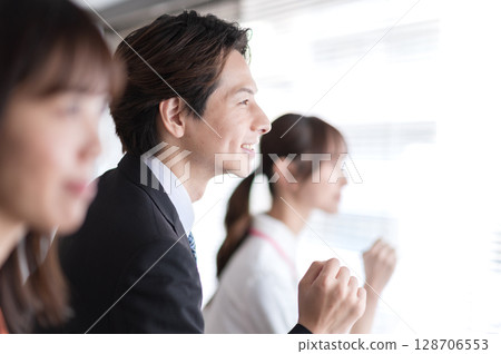  Business image 128706553
