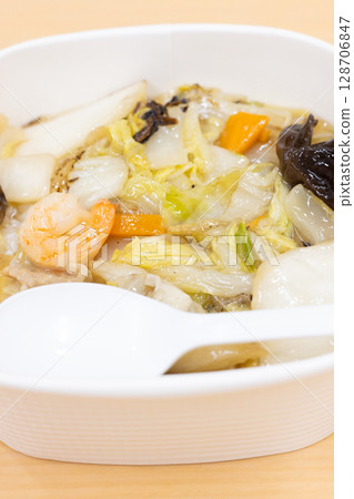 美味便利商店便當:中式蓋飯便當 美味便利商店便當:中式蓋飯便當 128706847