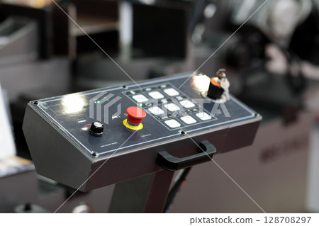 control console of metalworking band saw machine 128708297