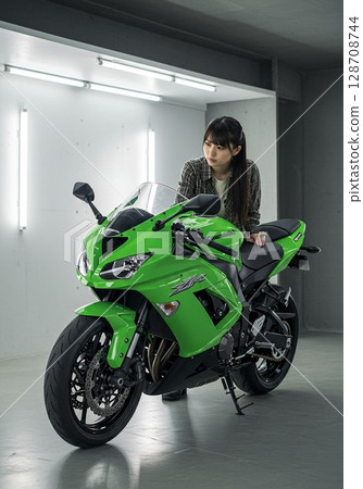 Female Racer 128708744