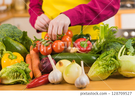 Many healthy colorful vegetables 128709527