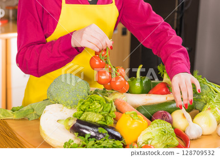Many healthy colorful vegetables 128709532