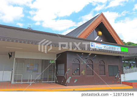 Scenery of Inuyama-Yuen Station, Inuyama City, Aichi Prefecture Scenery of Inuyama-Yuen Station, Inuyama City, Aichi Prefecture 128710344