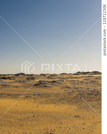 egypt, arid, sahara 128712506