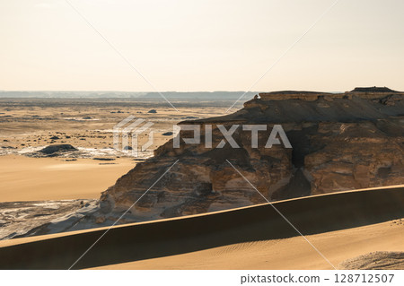 egypt, sahara, sand dunes 128712507