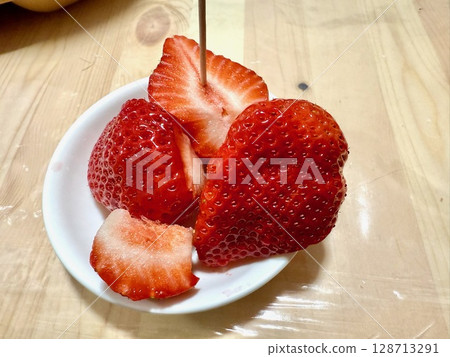 Strawberries in season, the first of the year in my home 128713291