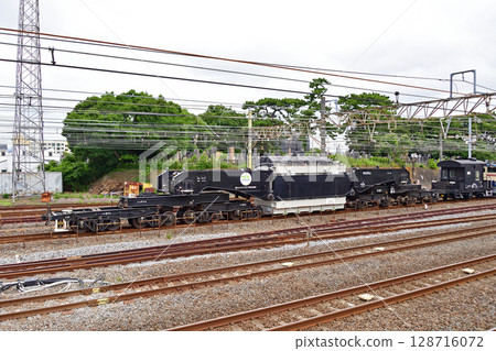 Tokaido Line Sagami Freight JR Freight EF65-2085 (Shin-Tsurumi) + Yo8629 + Shiki801B2 Tokaido Line Sagami Freight JR Freight EF65-2085 (Shin-Tsurumi) + Yo8629 + Shiki801B2 128716072