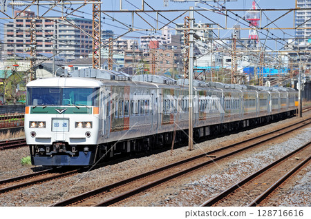 東海道線相模貨運JR東日本185系列B5列車（大宮）停運 128716616