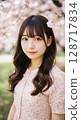 櫻花和年輕女子 [AI 生成圖像] 128717834