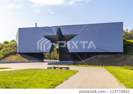 Star gate Brestskaya Krepost Zvezda in Brest Fortress Belarus. 128719682