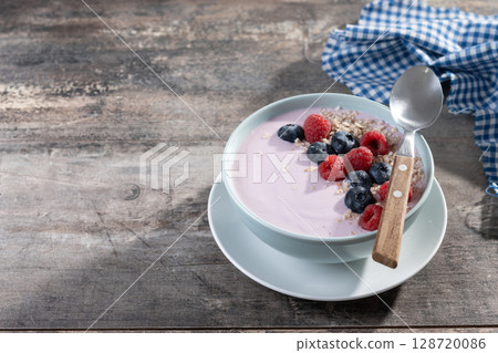 Healthy smoothie bowl with berries Healthy smoothie bowl with berries 128720086