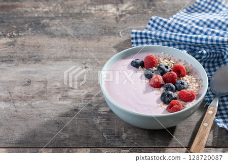 Healthy smoothie bowl with berries Healthy smoothie bowl with berries 128720087