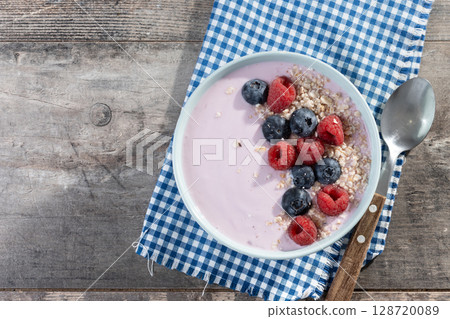 Healthy smoothie bowl with berries Healthy smoothie bowl with berries 128720089