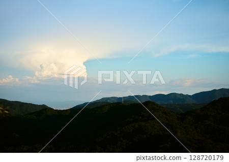 一片大雲 一片大雲 128720179