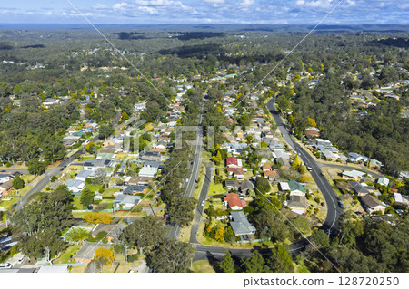 Residential houses in the town of Winmalee in the Blue Mountains Residential houses in the town of Winmalee in the Blue Mountains 128720250