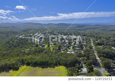 Residential houses in the town of Winmalee in the Blue Mountains Residential houses in the town of Winmalee in the Blue Mountains 128720251