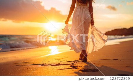 黃昏時分,女人在沙灘上漫步的背影 / 一幅充滿寧靜與故事感的感傷風景畫 黃昏時分,女人在沙灘上漫步的背影 / 一幅充滿寧靜與故事感的感傷風景畫 128722869