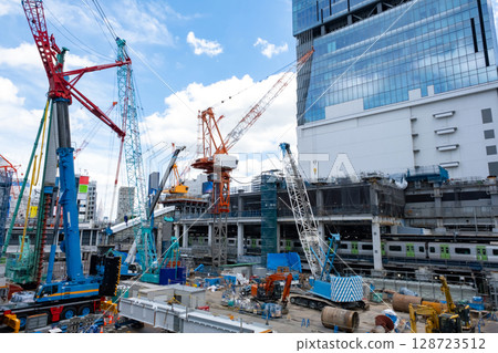 Construction site in front of Shibuya Station 128723512