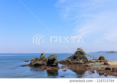 Meoto Iwa Rocks, Ise City, Mie Prefecture 128723784