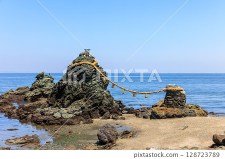 Meoto Iwa Rocks, Ise City, Mie Prefecture 128723789