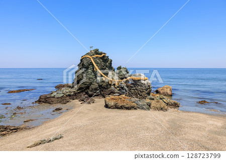 Meoto Iwa Rocks, Ise City, Mie Prefecture 128723799