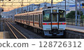 311系列列車被拉進車庫 128726312