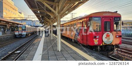 Tarumi Railway and the 311 Series Special Rapid Service 128726314