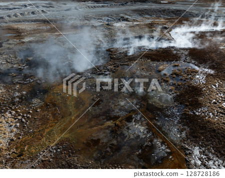 The geothermal springs in Tibet, China 128728186