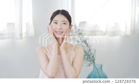 Women beauty facial care at home 128728378