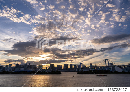 《Tokyo》Sunset in the Tokyo Bay Area 128728427