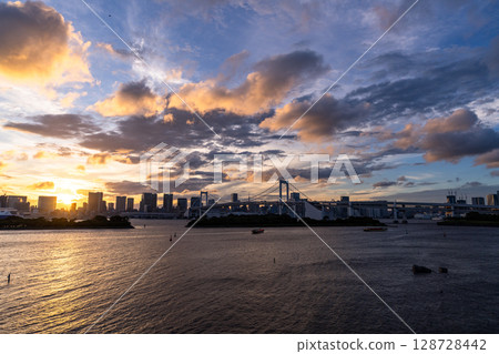 《Tokyo》Sunset in the Tokyo Bay Area 《Tokyo》Sunset in the Tokyo Bay Area 128728442