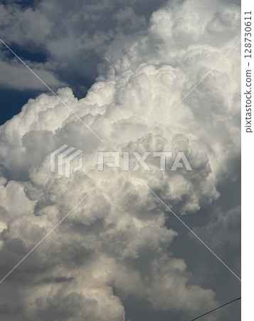 夏天的藍天白雲 夏天的藍天白雲 128730611